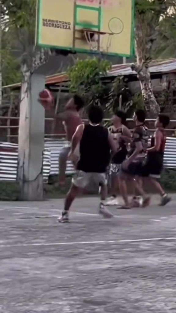 我都準(zhǔn)備好嘲笑他了，結(jié)果被他帥到了