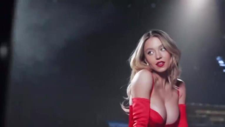 此前觀戰(zhàn)紐約德比！賣含洗澡水肥皂的悉尼妹太清楚自身優(yōu)勢了