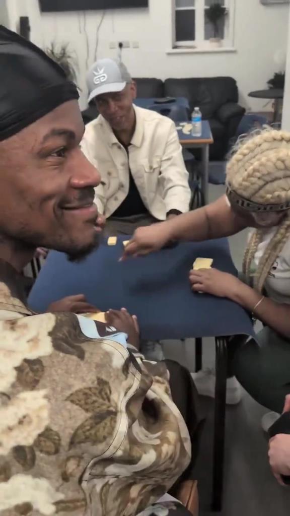 想找到巴特勒很簡單，因為他不在籃球場，就在棋牌室